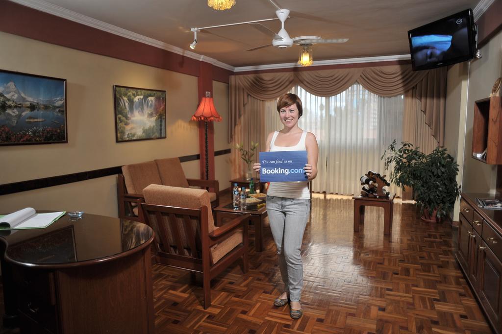 Apart Hotel Violettas โกชาบัมบา ภายนอก รูปภาพ