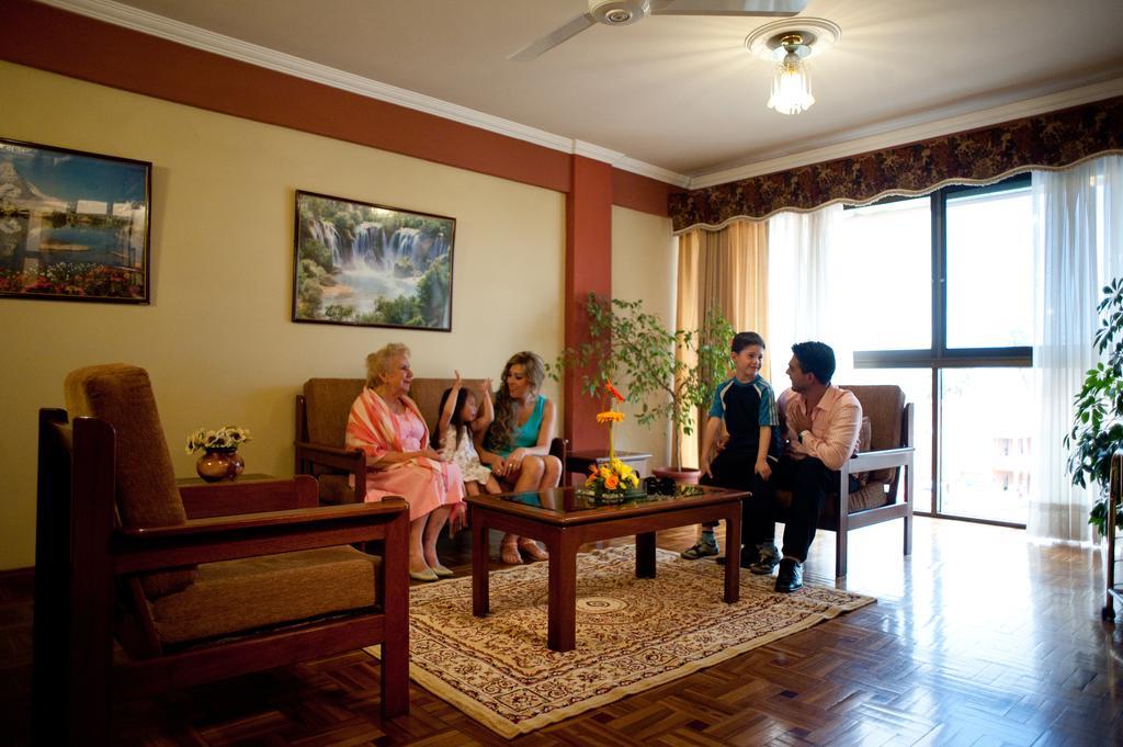 Apart Hotel Violettas โกชาบัมบา ภายนอก รูปภาพ