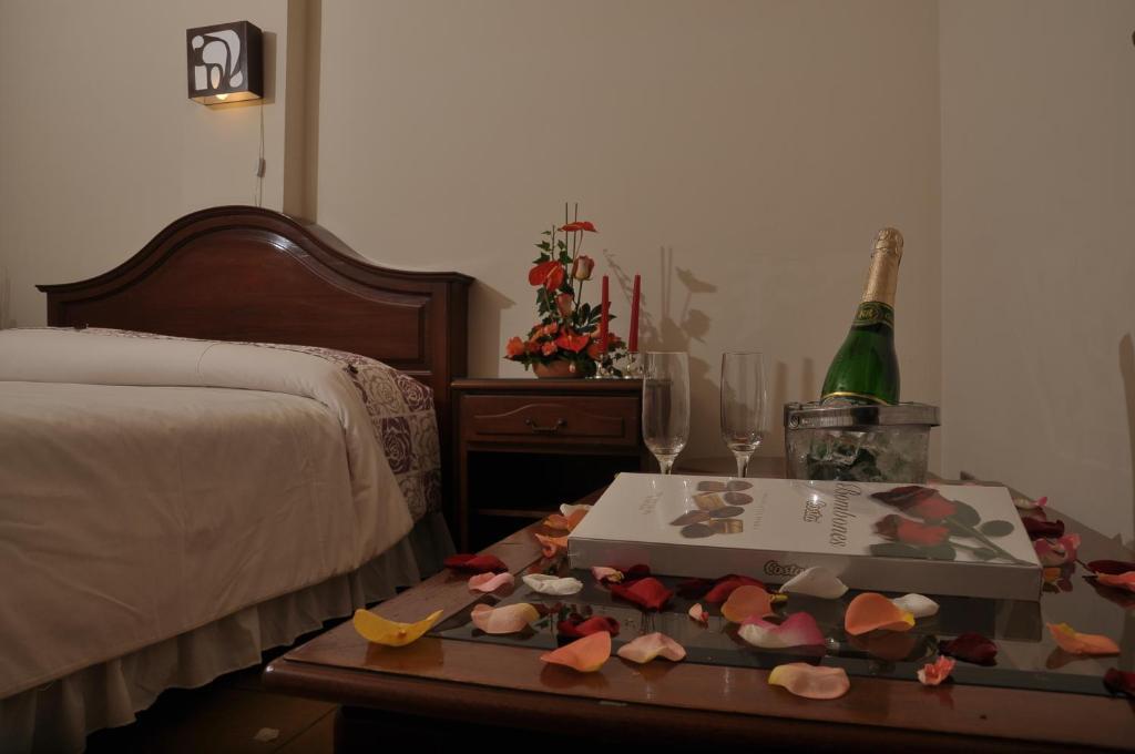 Apart Hotel Violettas โกชาบัมบา ภายนอก รูปภาพ