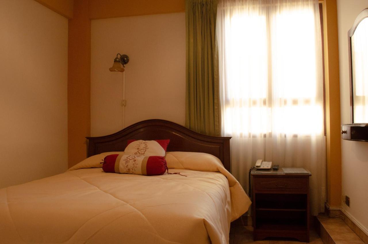 Apart Hotel Violettas โกชาบัมบา ภายนอก รูปภาพ